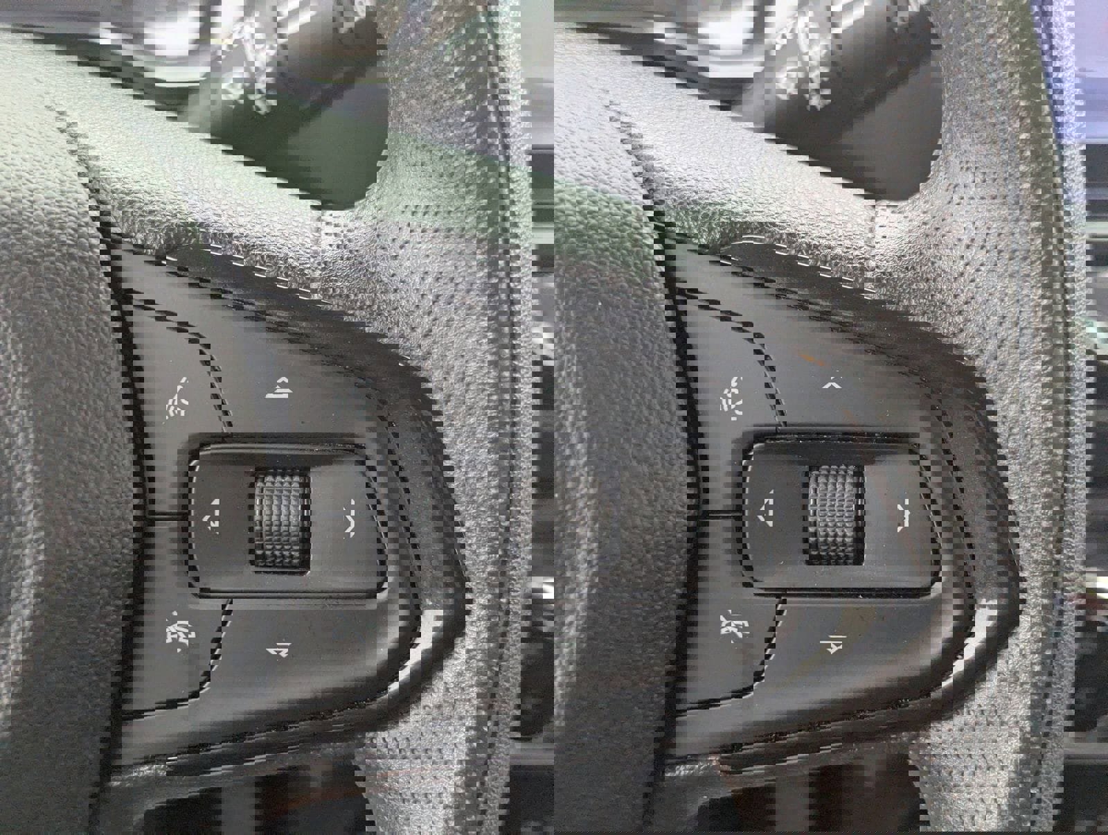 Used 2023 Chevrolet TrailBlazer LT w/ Convenience Package image 28