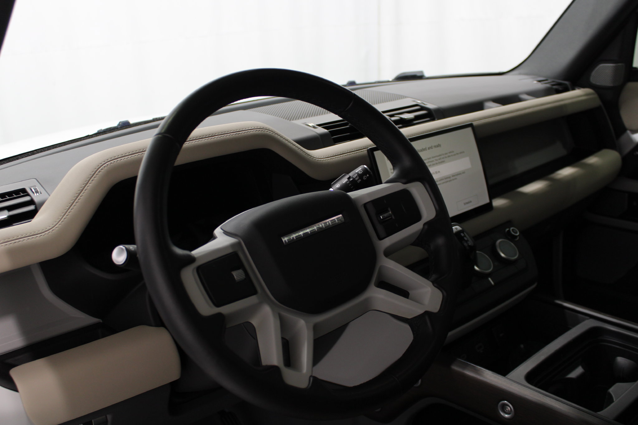 Used 2024 Land Rover Defender 130 X-Dynamic SE AWD/4WD image 12