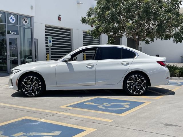 Used 2025 BMW 330i xDrive Sedan w/ Convenience Package AWD/4WD image 9
