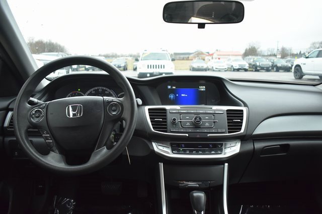 Used 2013 Honda Accord LX image 32