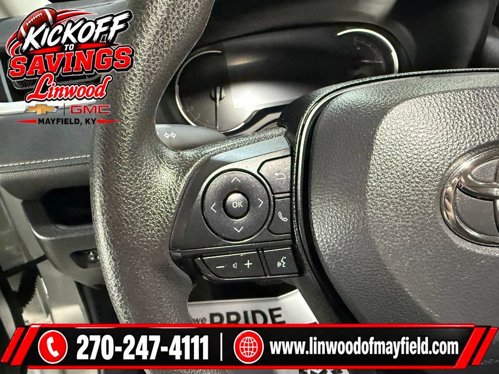 Used 2025 Toyota RAV4 XLE FWD image 17