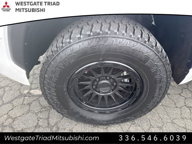 Used 2022 Toyota Tundra SR5 w/ Advanced Technology Package image 4