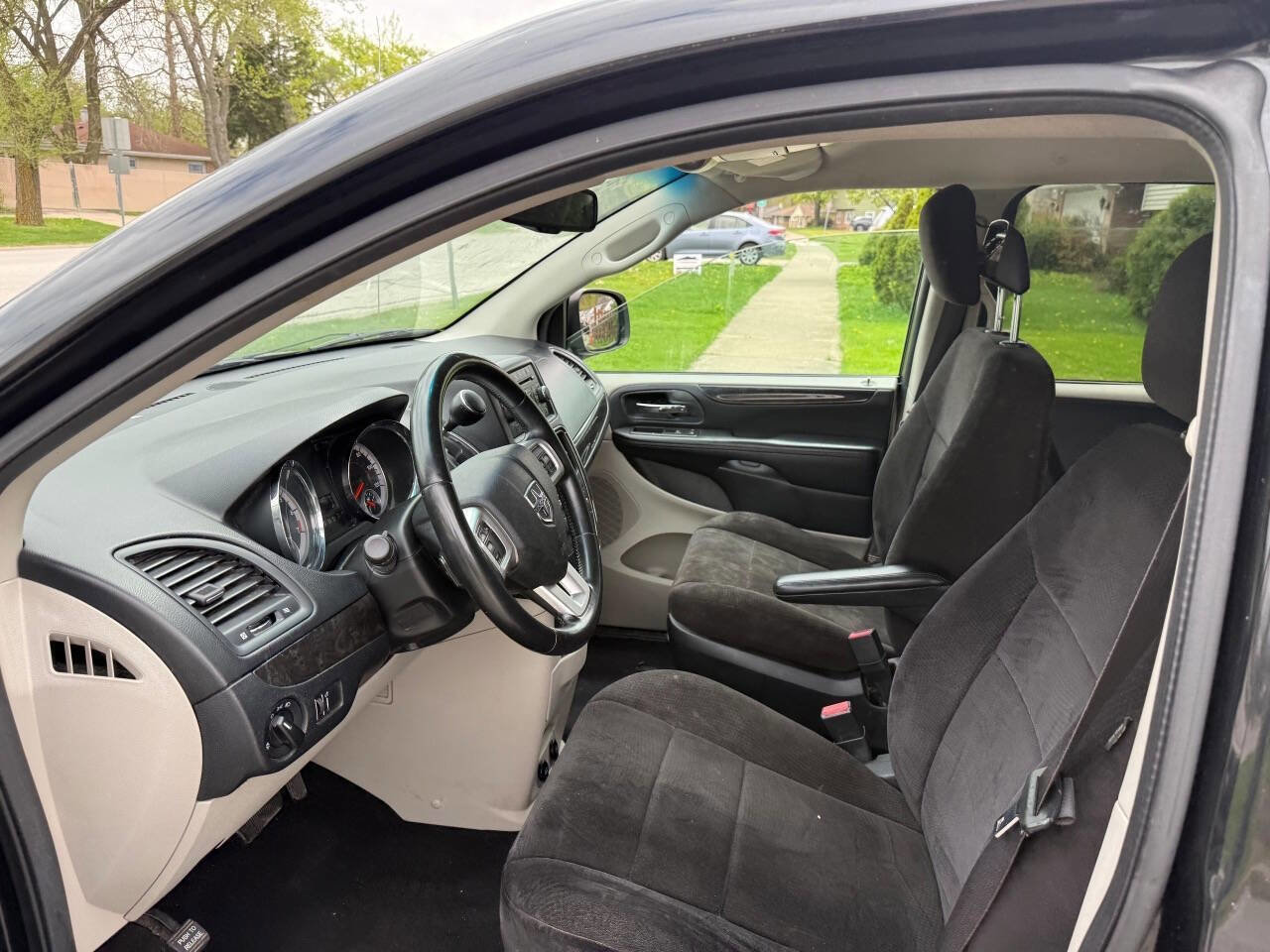 Used 2013 Dodge Grand Caravan SE image 11