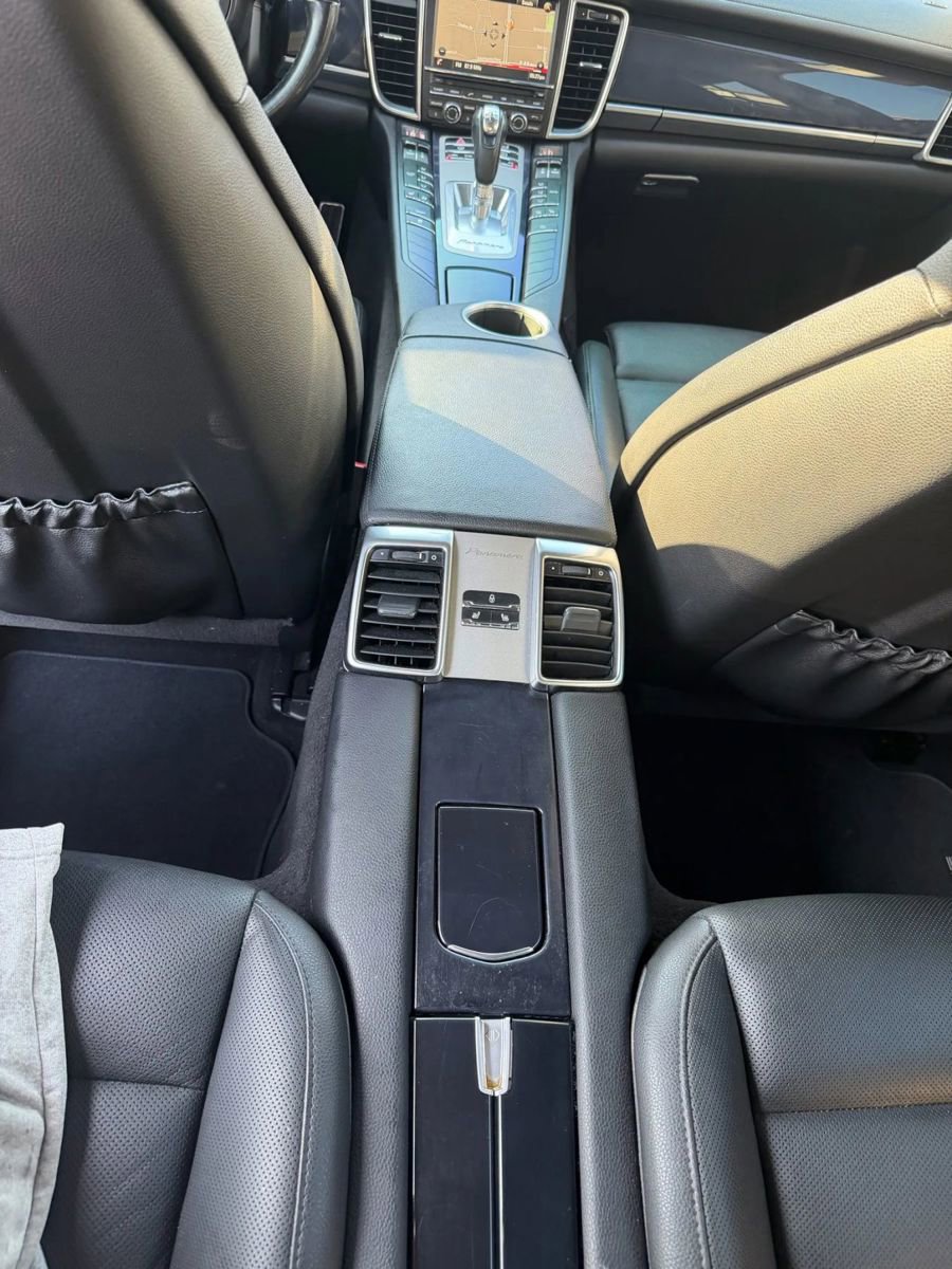 Used 2014 Porsche Panamera 4 w/ Premium Package image 25