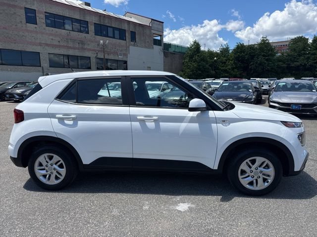 Used 2024 Hyundai Venue SE FWD image 14