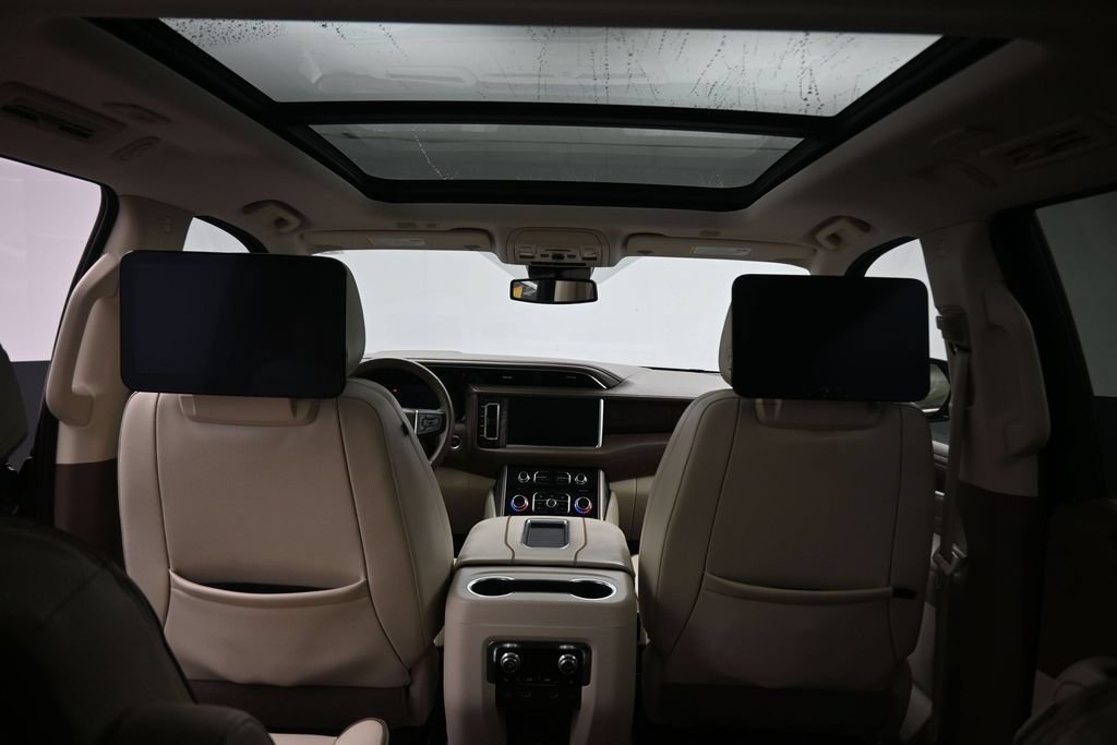 Used 2023 GMC Yukon XL Denali AWD/4WD image 49
