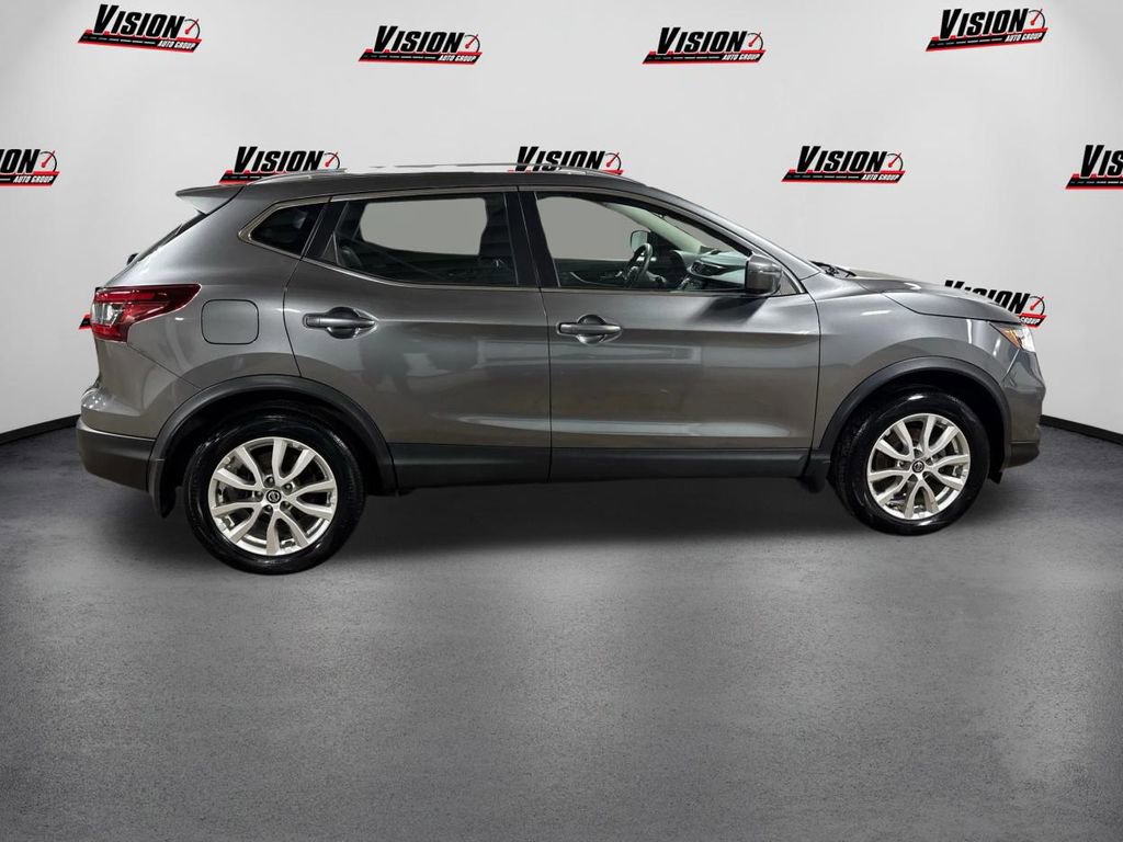 Used 2020 Nissan Rogue Sport SV image 4
