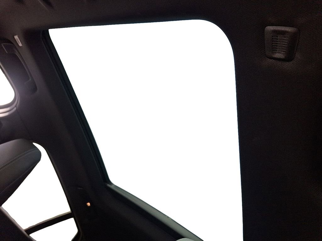 Used 2025 BMW X2 xDrive28i image 15