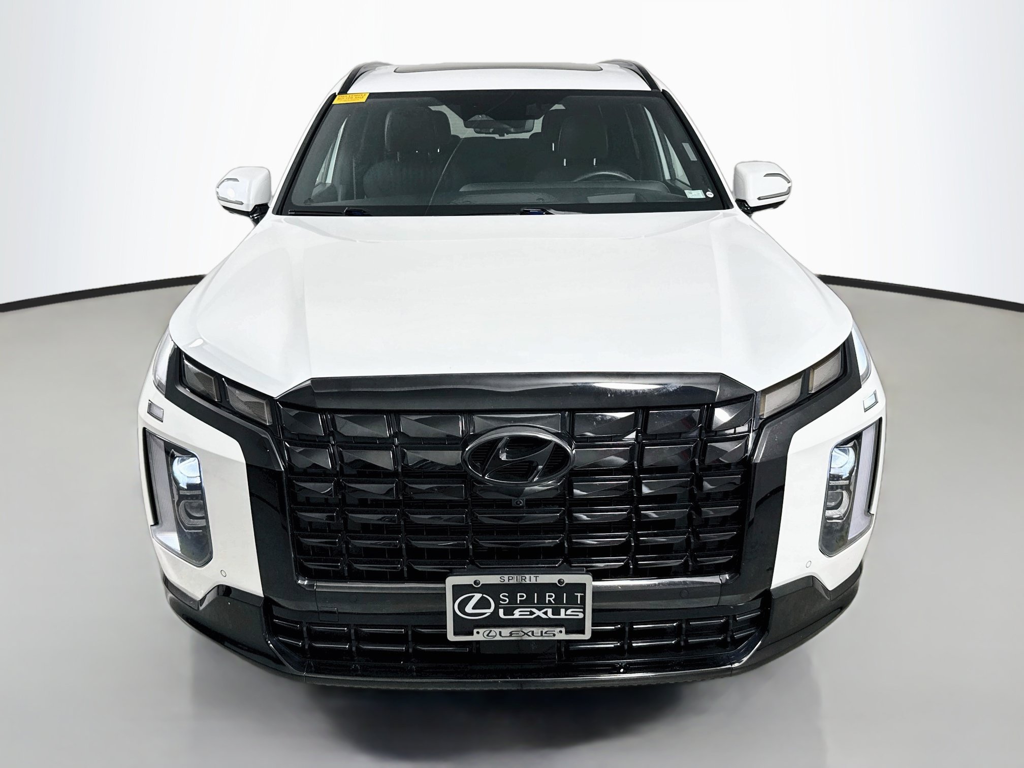Used 2024 Hyundai Palisade Calligraphy AWD/4WD image 2