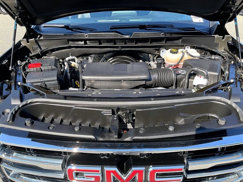 Used 2023 GMC Yukon SLT w/ SLT Premium Package AWD/4WD image 31