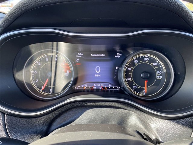 Used 2022 Jeep Cherokee Limited image 17