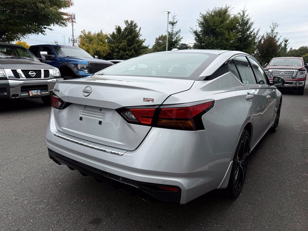 Used 2023 Nissan Altima 2.5 SR FWD image 6
