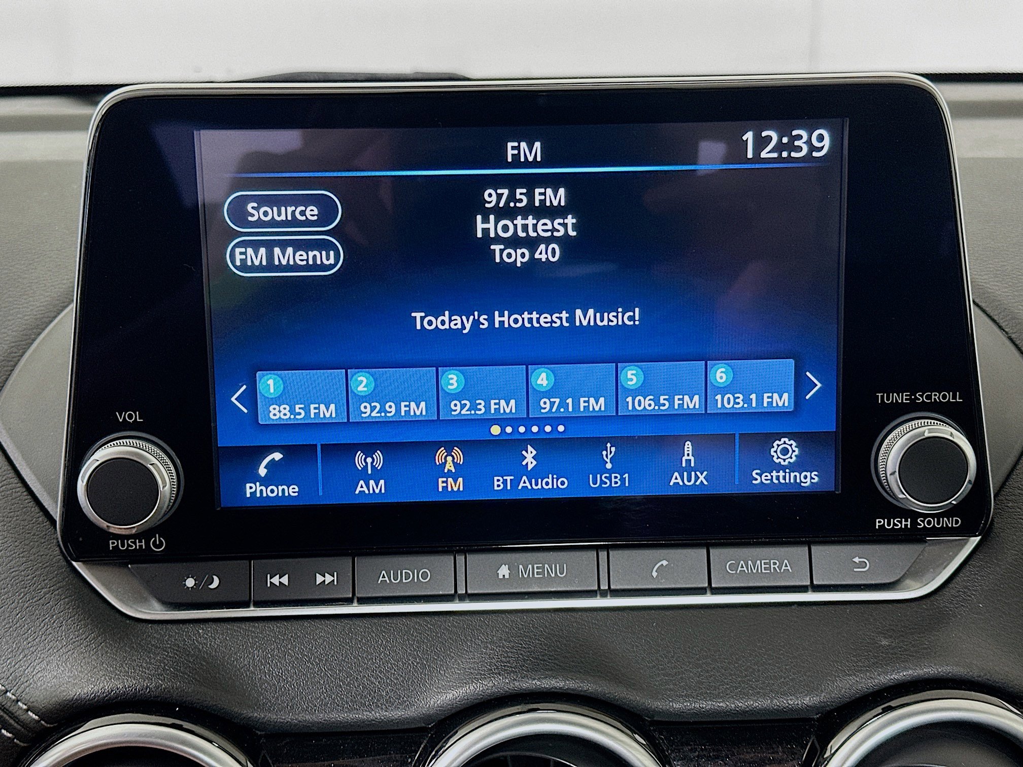 Used 2024 Nissan Sentra SV FWD image 19