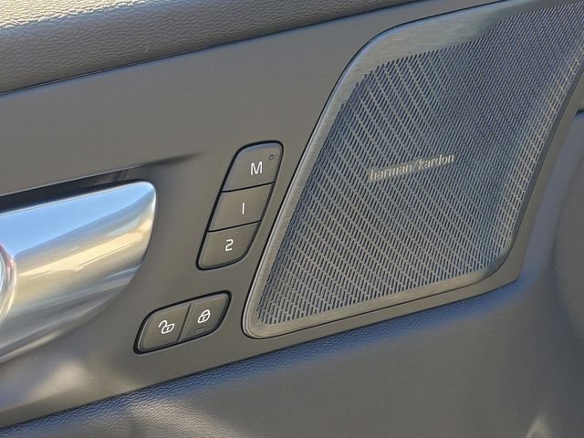 New 2026 Volvo XC60 B5 Plus w/ Protection Package Premier image 11