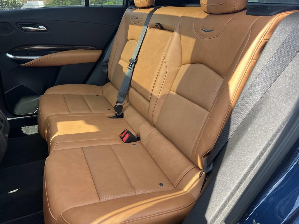 Used 2021 Cadillac XT4 Premium Luxury FWD image 22