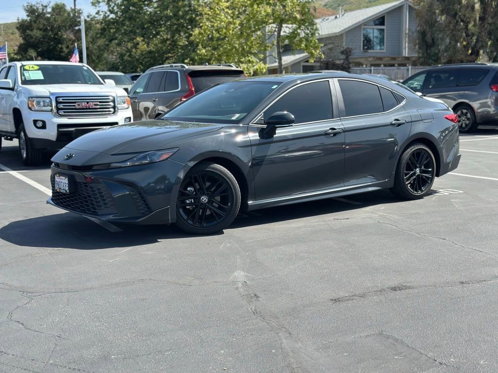 Used 2025 Toyota Camry Hybrid FWD image 1