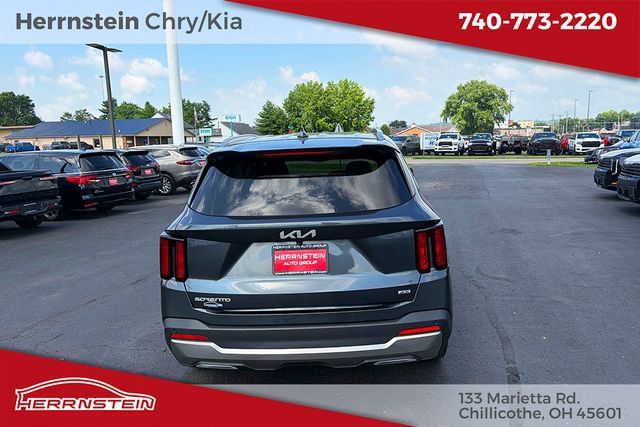 Used 2025 Kia Sorento S AWD/4WD image 32