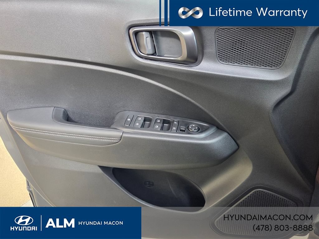 New 2025 Hyundai Venue Limited FWD image 27