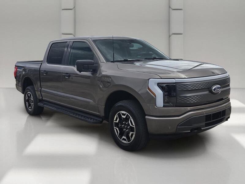 Used 2023 Ford F150 Lightning XLT AWD/4WD image 7