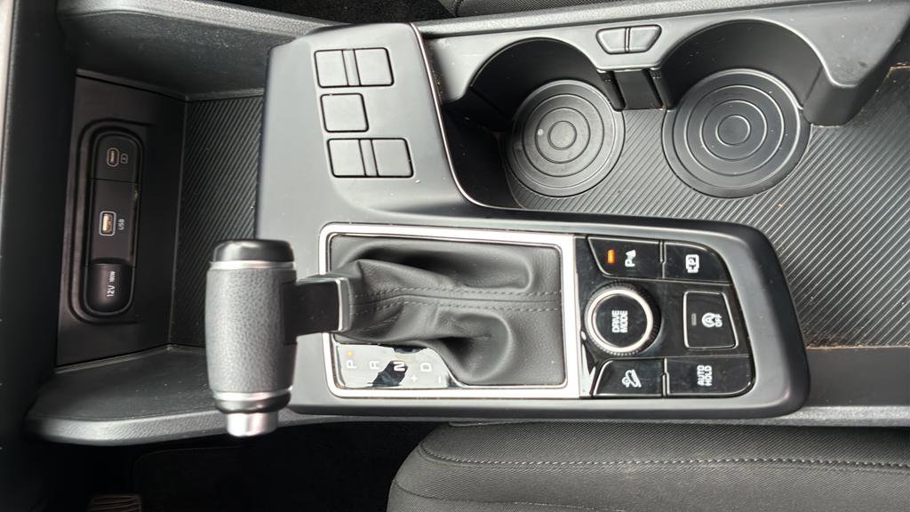 Used 2025 Kia Sportage LX image 23