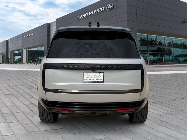 Certified 2026 Land Rover Range Rover Long Wheelbase SE AWD/4WD image 4