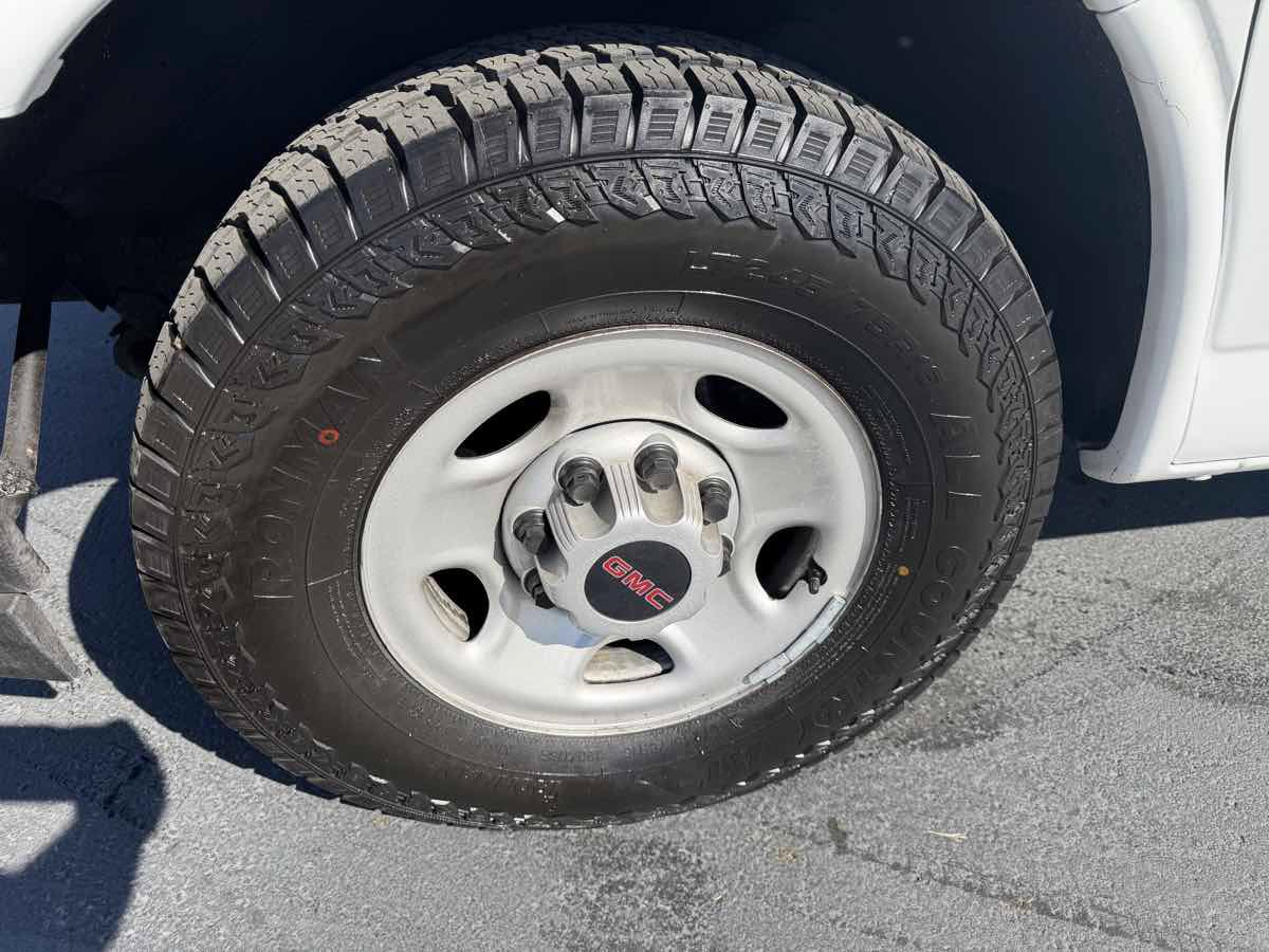 Used 2019 GMC Savana 2500 Extended RWD image 8