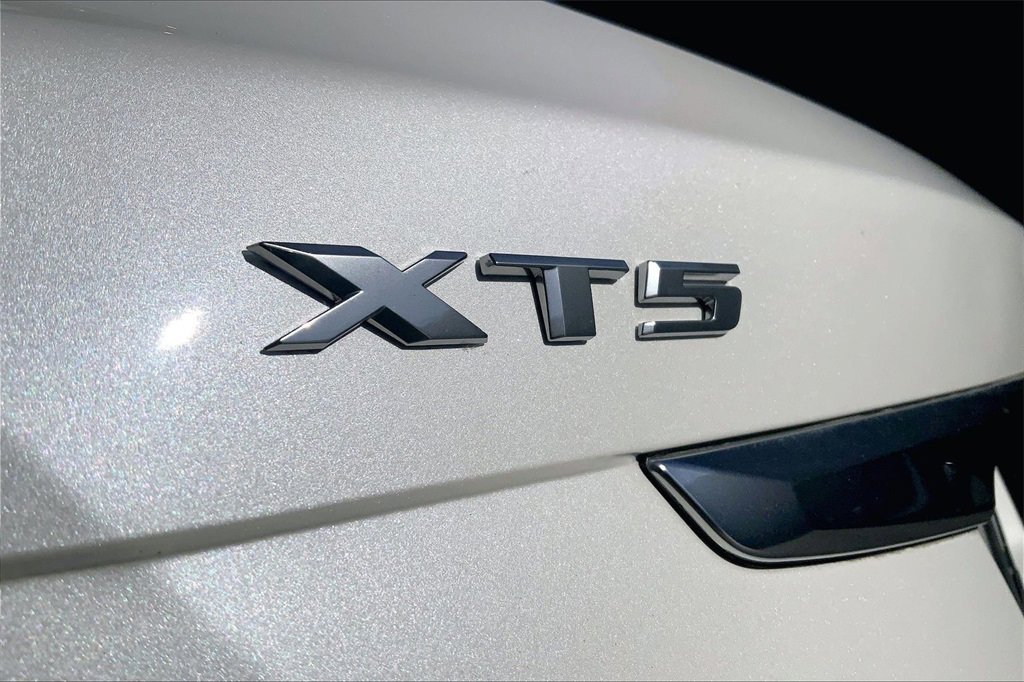 Certified 2023 Cadillac XT5 Premium Luxury w/ Technology Package image 32