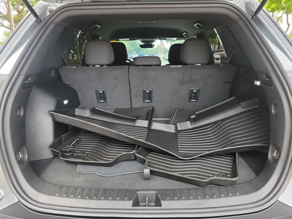 Used 2025 Chevrolet Equinox LT w/ Safety and Technology Package FWD image 6