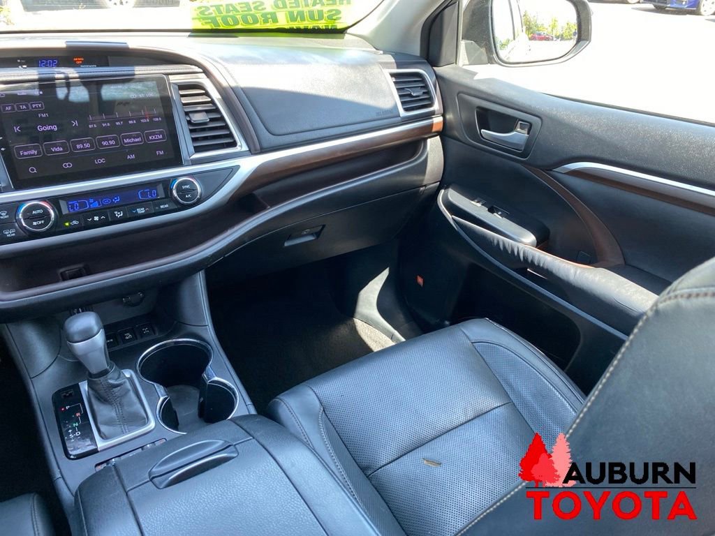 Used 2015 Toyota Highlander Limited Platinum AWD/4WD image 31