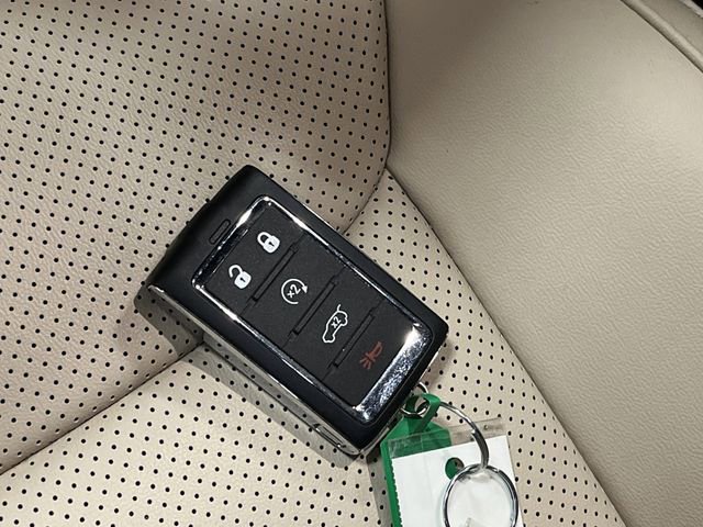 Used 2025 Jeep Grand Cherokee Limited w/ Luxury Tech Group II image 30