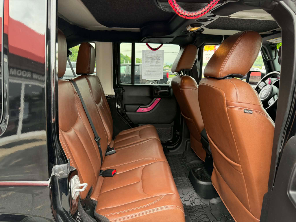 Used 2017 Jeep Wrangler Unlimited Sahara w/ Connectivity Group AWD/4WD image 15