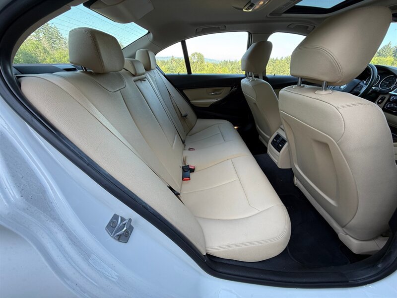 Used 2017 BMW 320i Sedan image 12