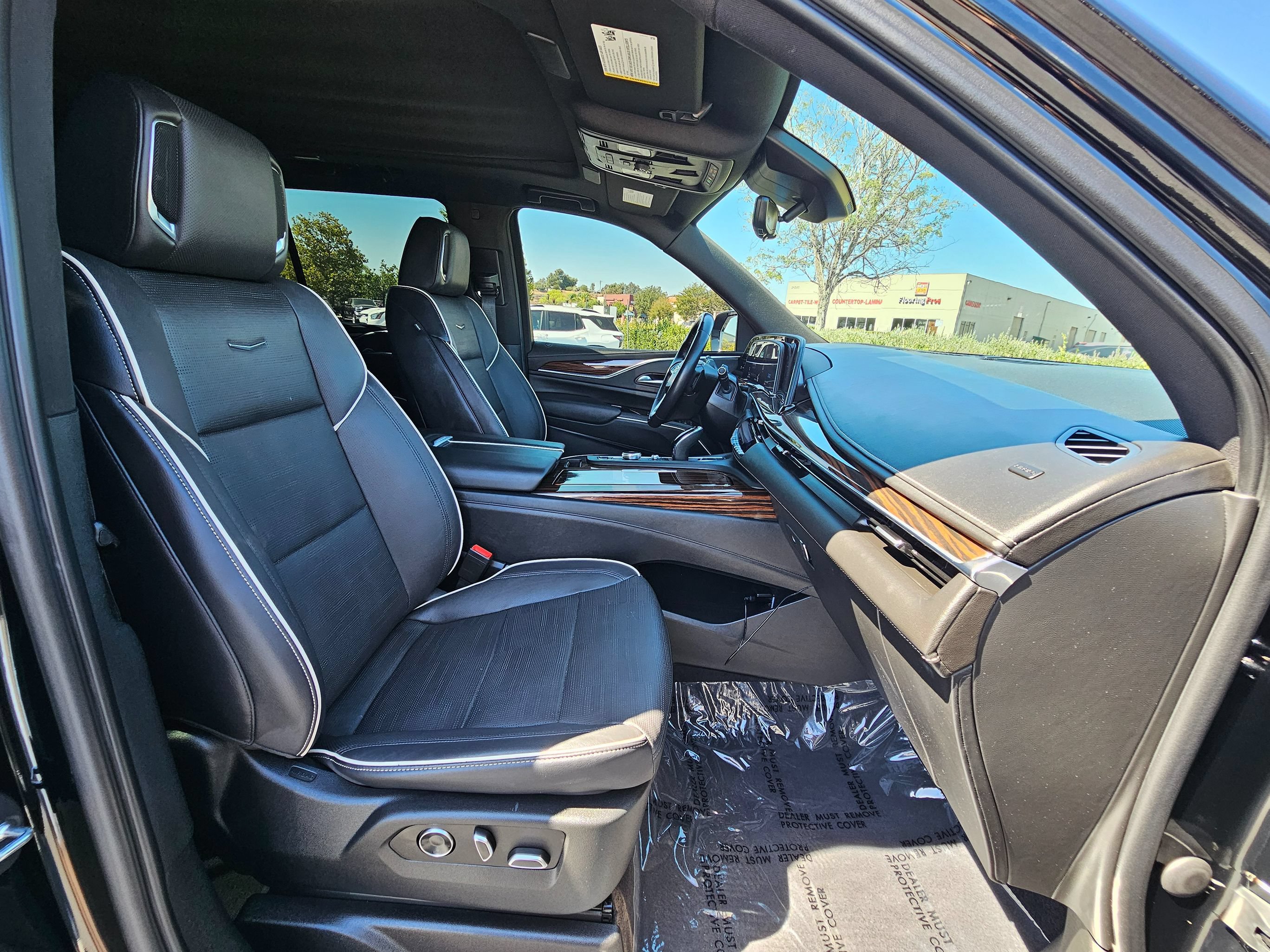 Used 2023 Cadillac Escalade Premium Luxury RWD image 44