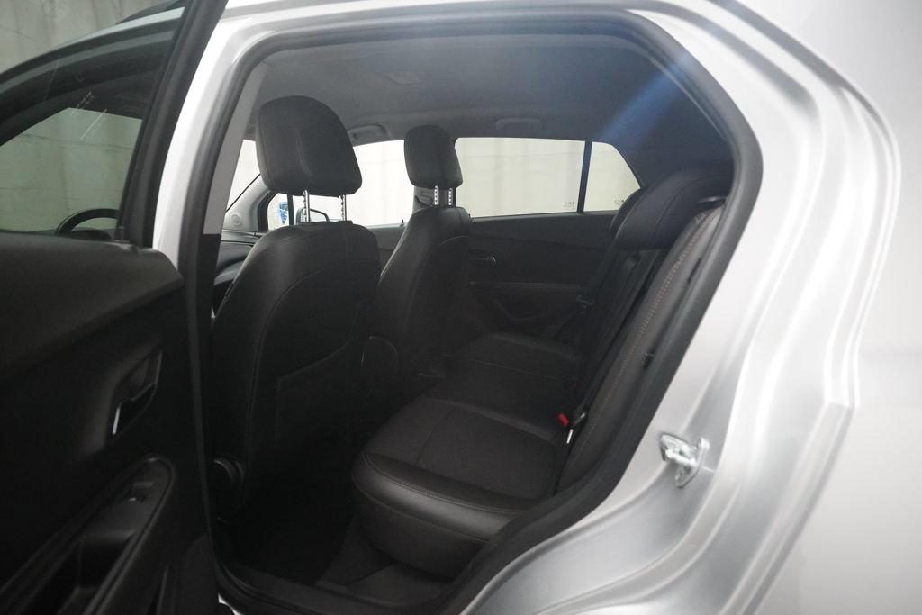 Used 2020 Chevrolet Trax LT w/ LT Convenience Package FWD image 15