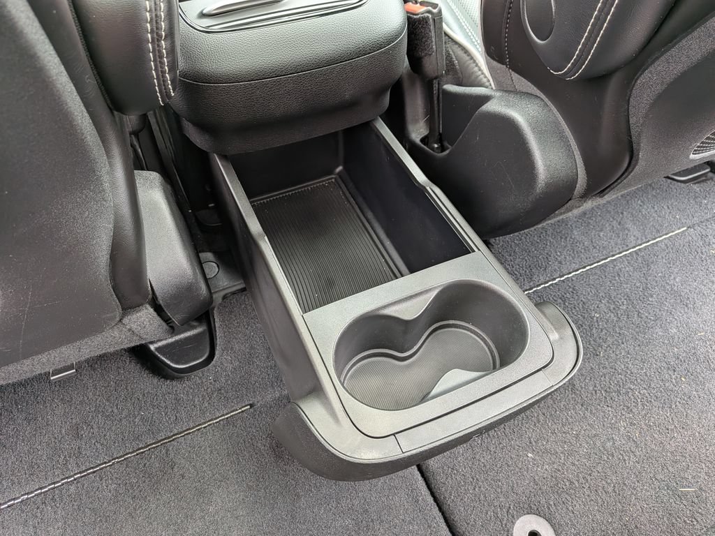 Used 2025 Chrysler Pacifica Limited FWD image 20