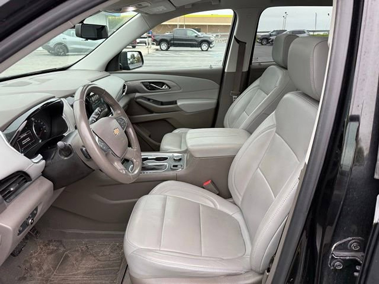 Used 2019 Chevrolet Traverse LT w/ LT Premium Package AWD/4WD image 14