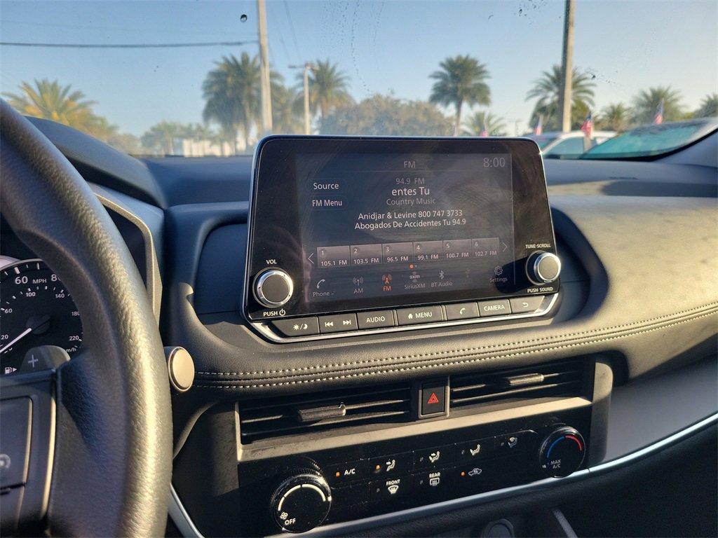 Used 2025 Nissan Rogue S image 22