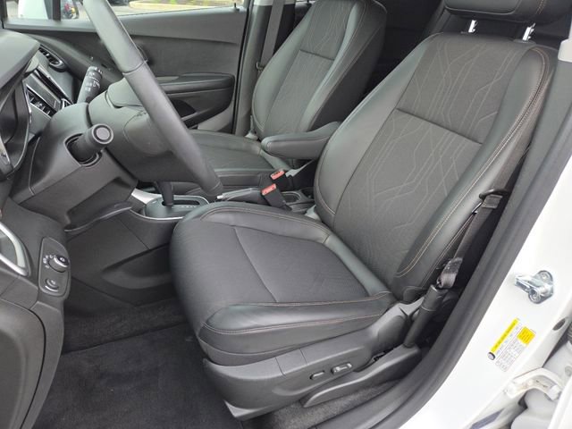 Certified 2022 Chevrolet Trax LT w/ LT Convenience Package AWD/4WD image 29