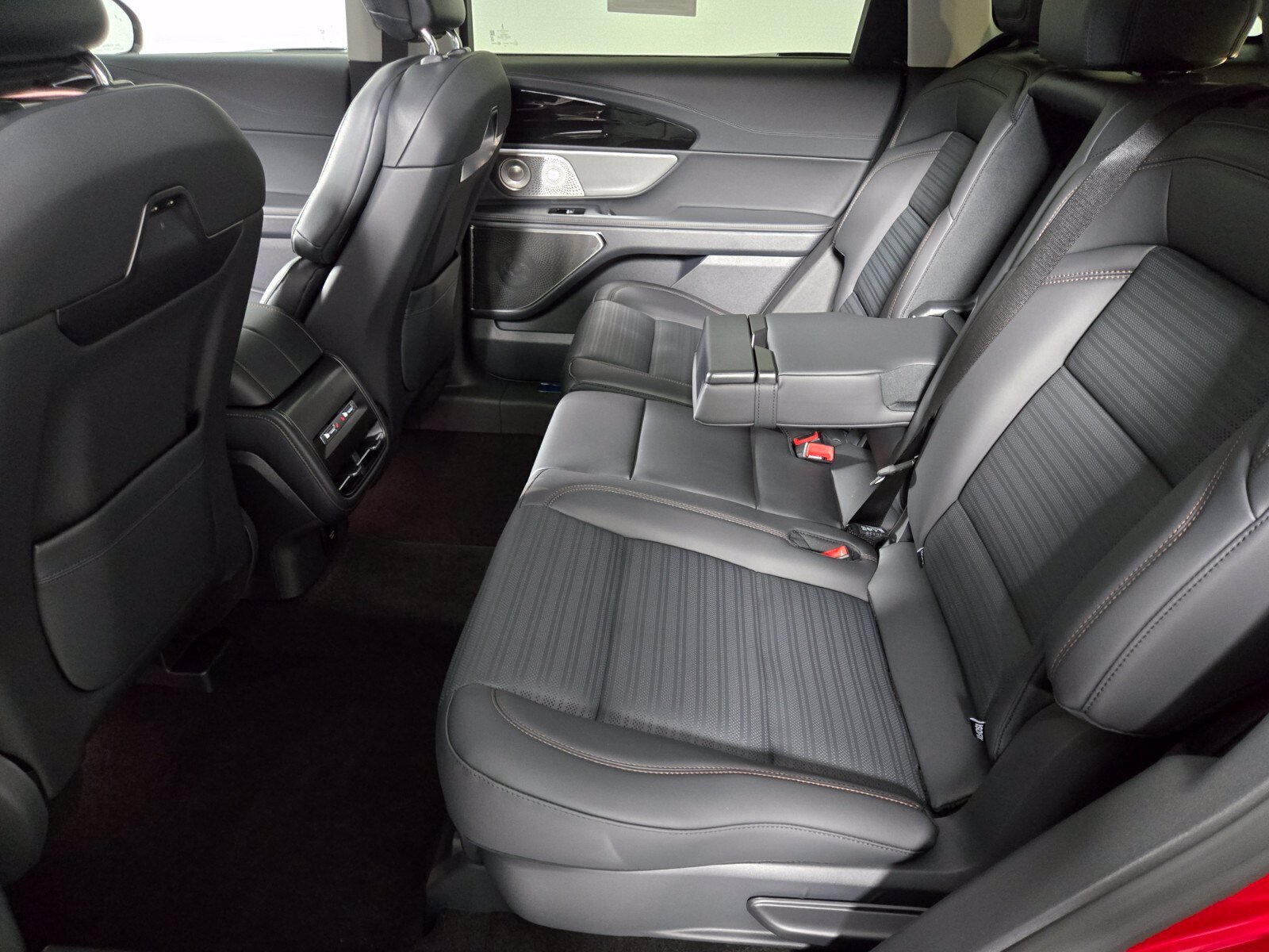 New 2026 Lincoln Nautilus Reserve AWD/4WD image 14