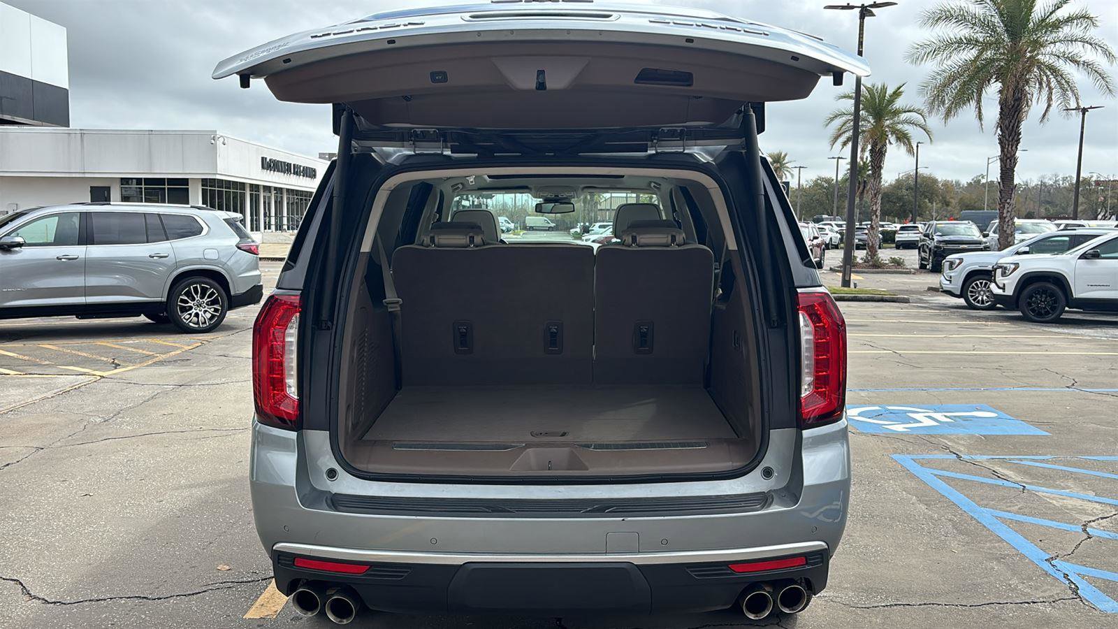 Used 2024 GMC Yukon XL Denali w/ Max Trailering Package image 19
