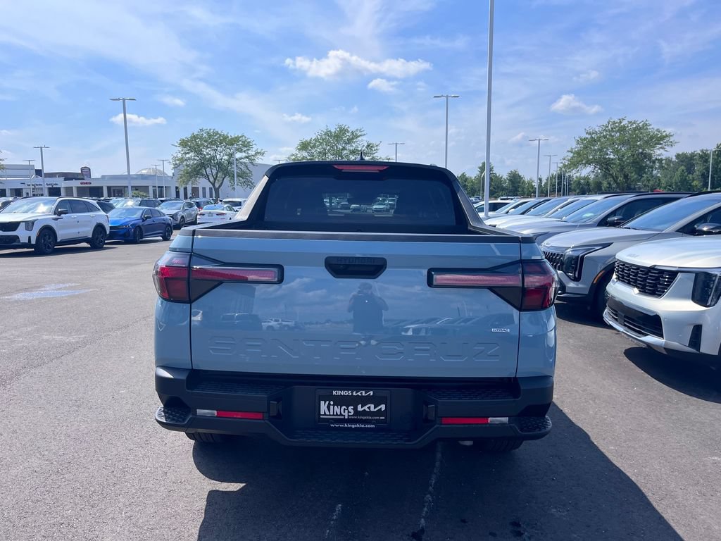 Used 2025 Hyundai Santa Cruz SEL AWD/4WD image 4