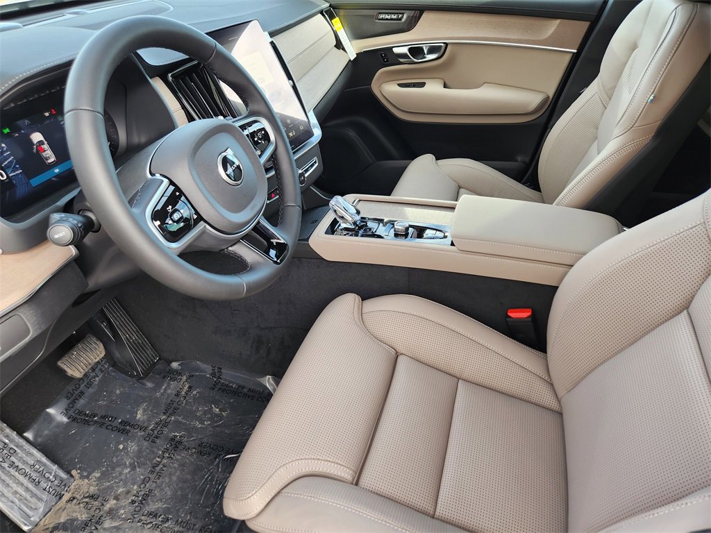 New 2026 Volvo XC90 B6 Ultra w/ Protection Package image 7