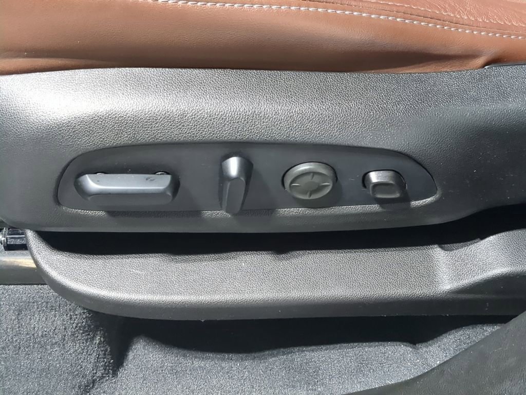 Used 2021 Buick Enclave Avenir w/ Avenir Technology Package image 31