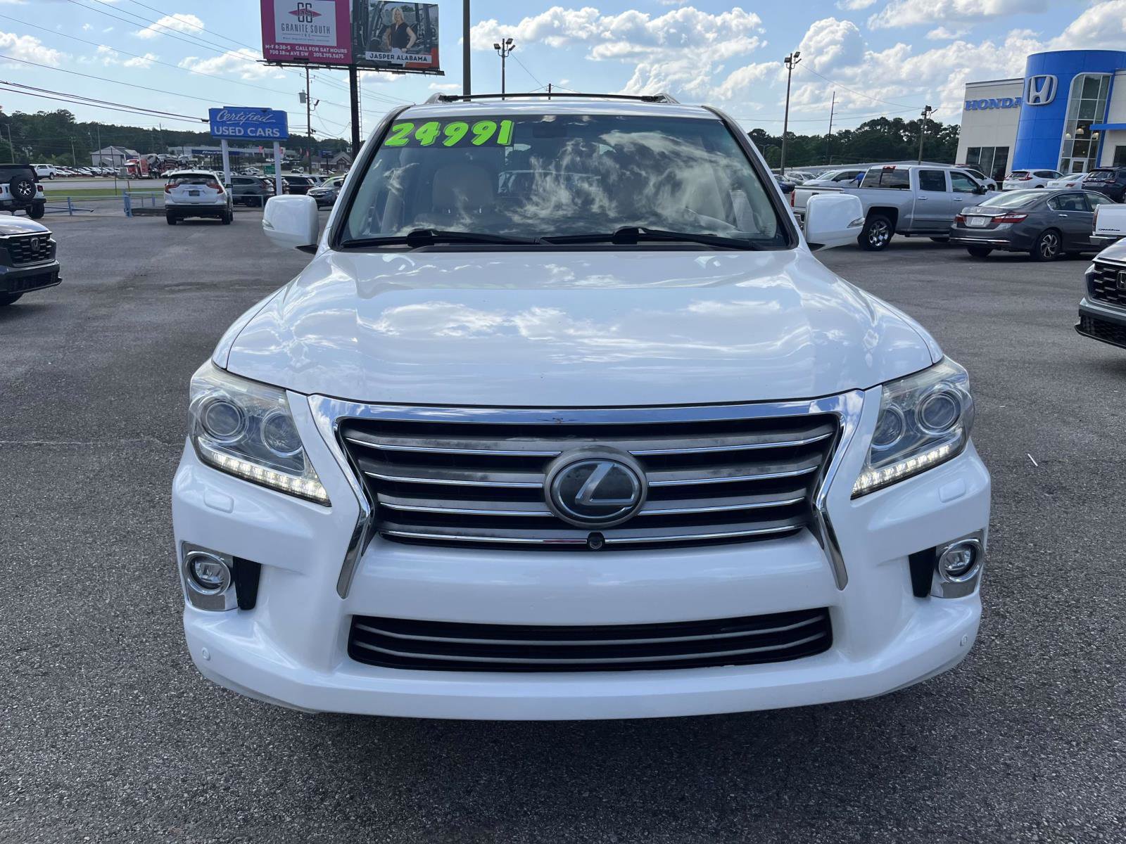 Used 2015 Lexus LX 570 4WD image 2