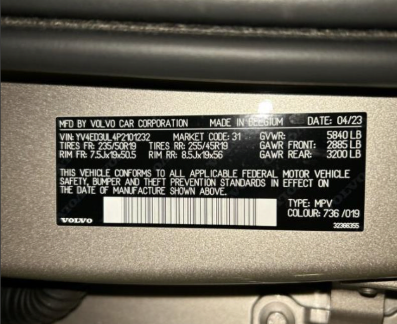 Used 2023 Volvo XC40 Recharge Plus w/ Protection Package Premier AWD/4WD image 2