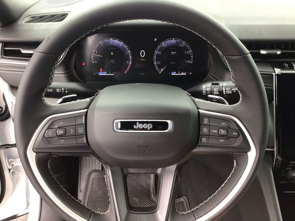 New 2025 Jeep Grand Cherokee 4WD image 17