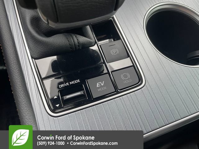 Used 2024 Toyota Sienna XSE image 39