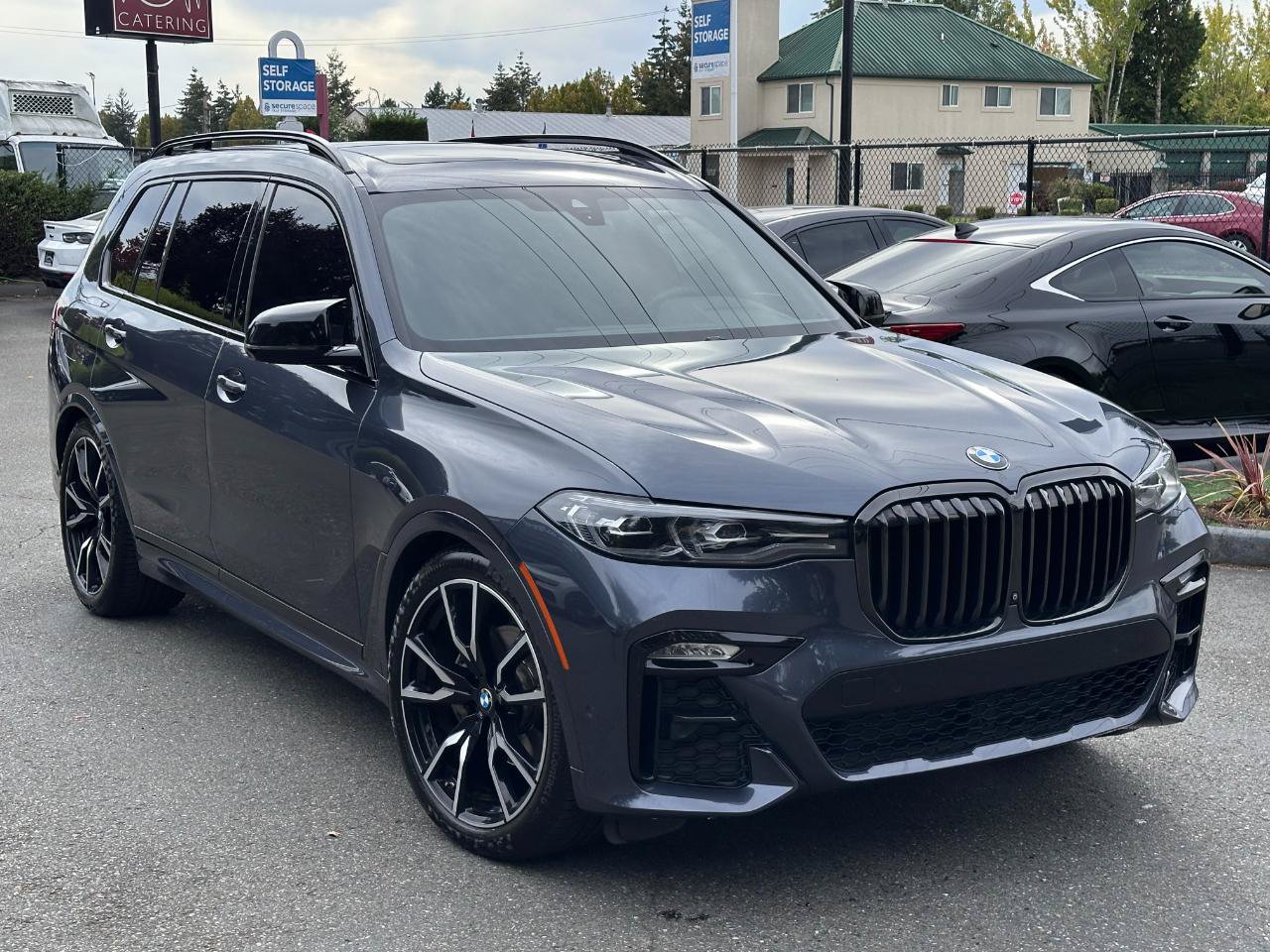 Used 2022 BMW X7 xDrive40i w/ M Sport Package AWD/4WD image 24