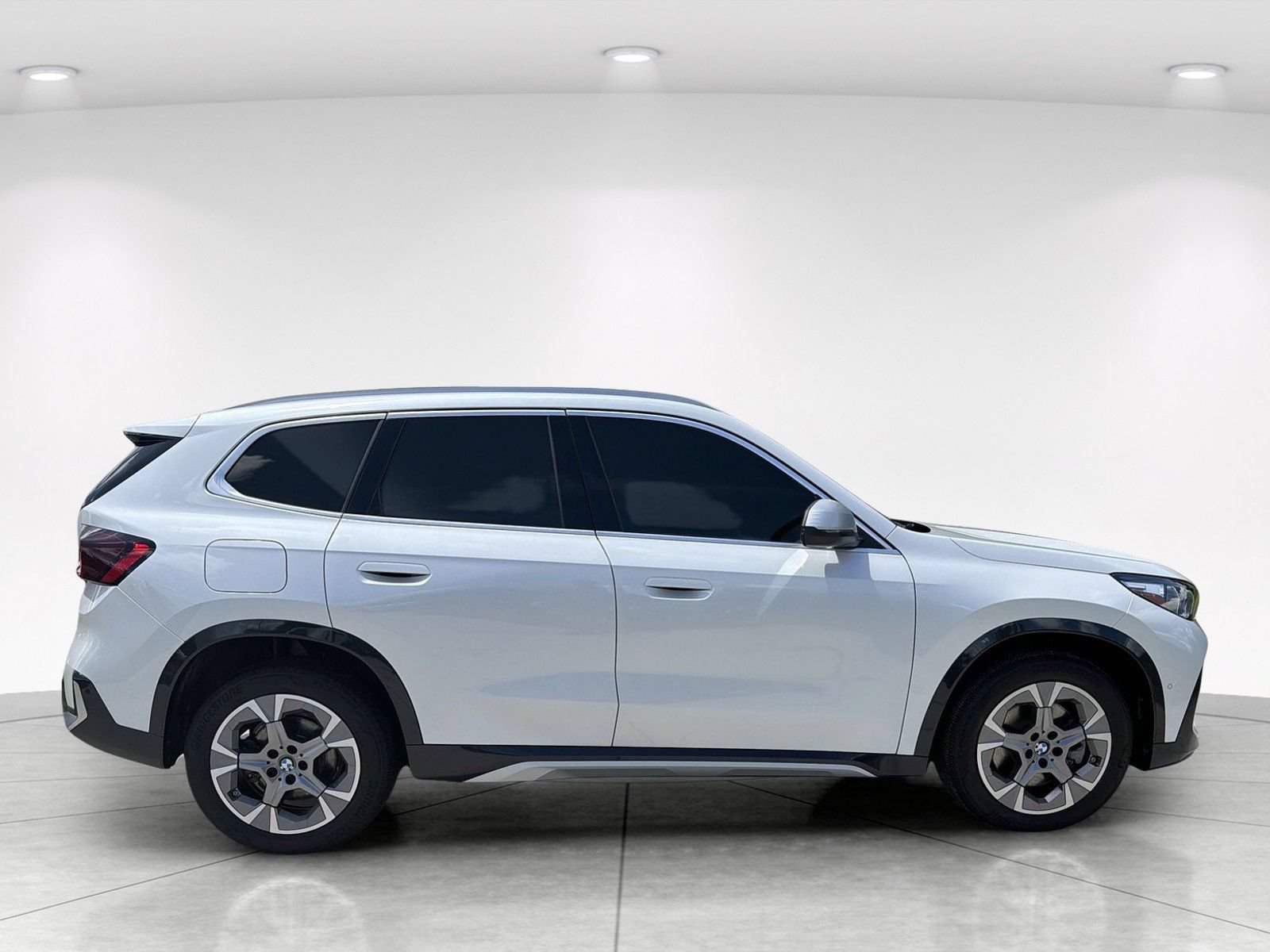 Certified 2024 BMW X1 xDrive28i AWD/4WD image 3