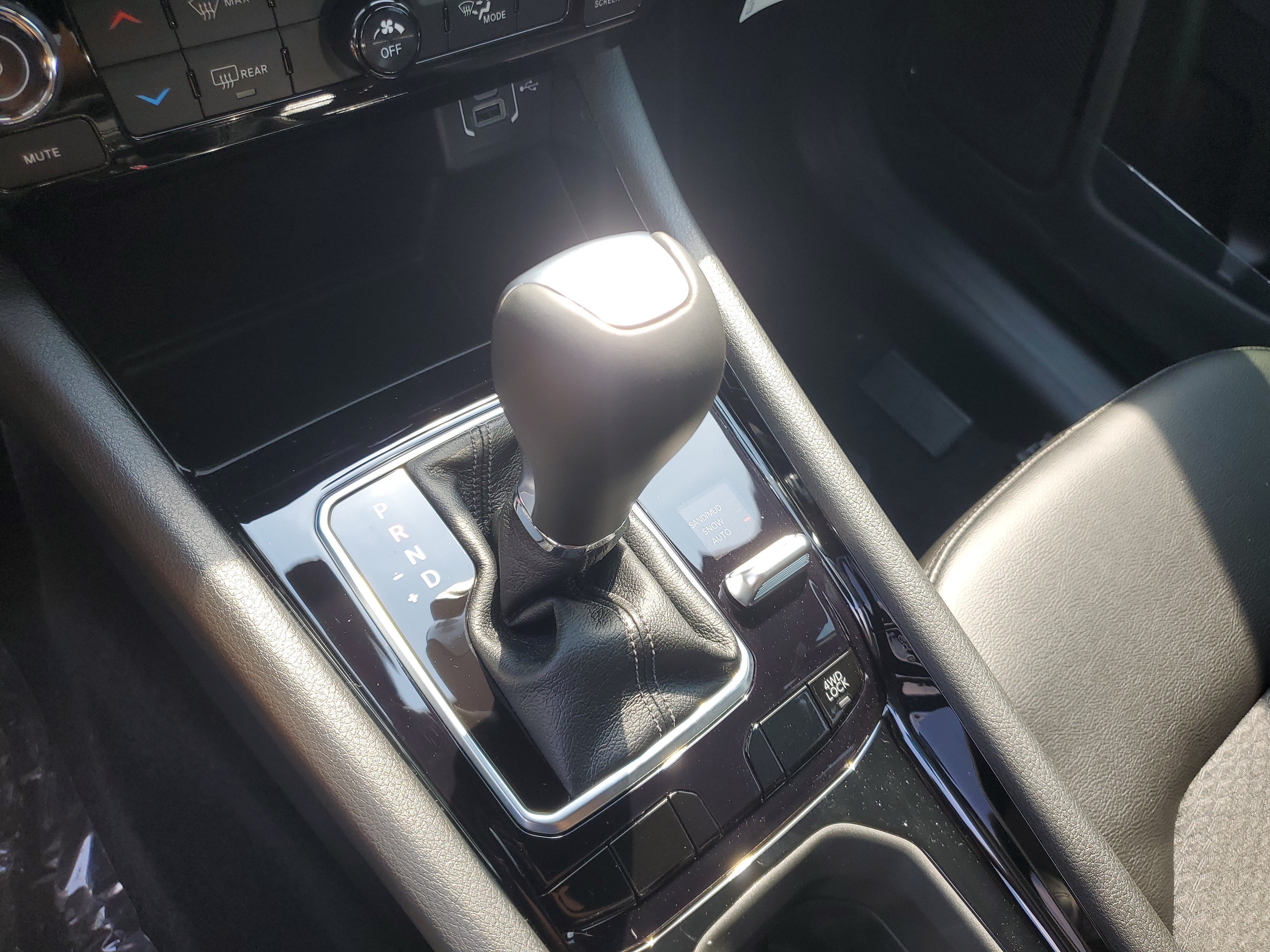 New 2026 Jeep Compass Latitude AWD/4WD image 18